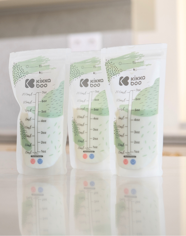 Перфектна за заети майки, тази помпа за кърма ви позволява удобно да изцеждате и съхранявате кърма предварително, за да осигурите на бебето си готов запас, когато е необходимо.