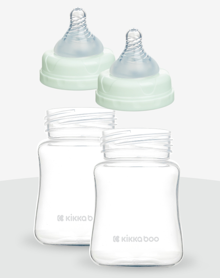 Комплекта включва биберонов сет, който ви позволява да храните бебето директно от шишето, за удобство и улесняване на храненето, без значение къде се намирате.