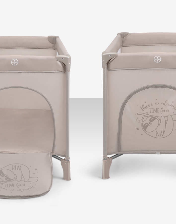 A side zipper opening allows for quick and easy access to your baby, making it simpler to soothe or play.