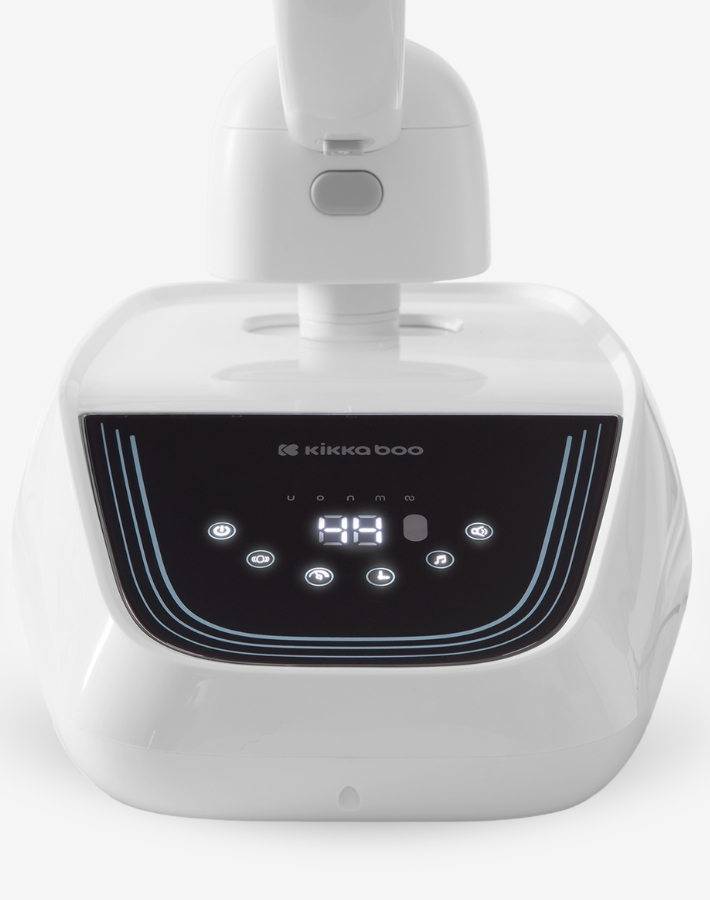 Управлявайте лесно движенията, скоростта и звуците и персонализирайте настройките според предпочитанията на детето с помощта на интерактивния сензорен дисплей.