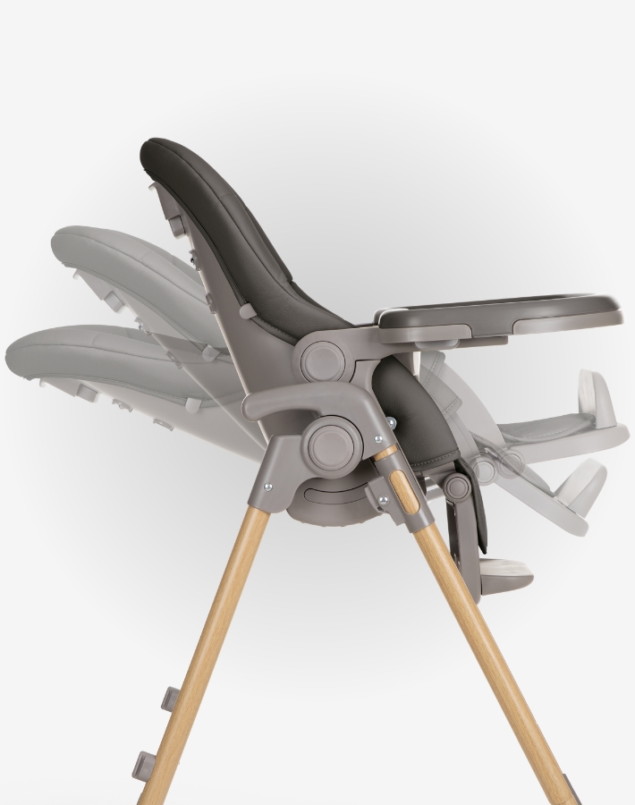 With adjustable backrest and footrest, the highchair lets you find the perfect angle for every part of your child’s day—from active breakfasts to sleepy snack times.