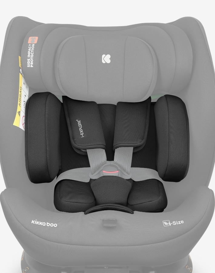 The soft full body support cushion gently hugs your baby for added comfort and proper posture during trip naps.