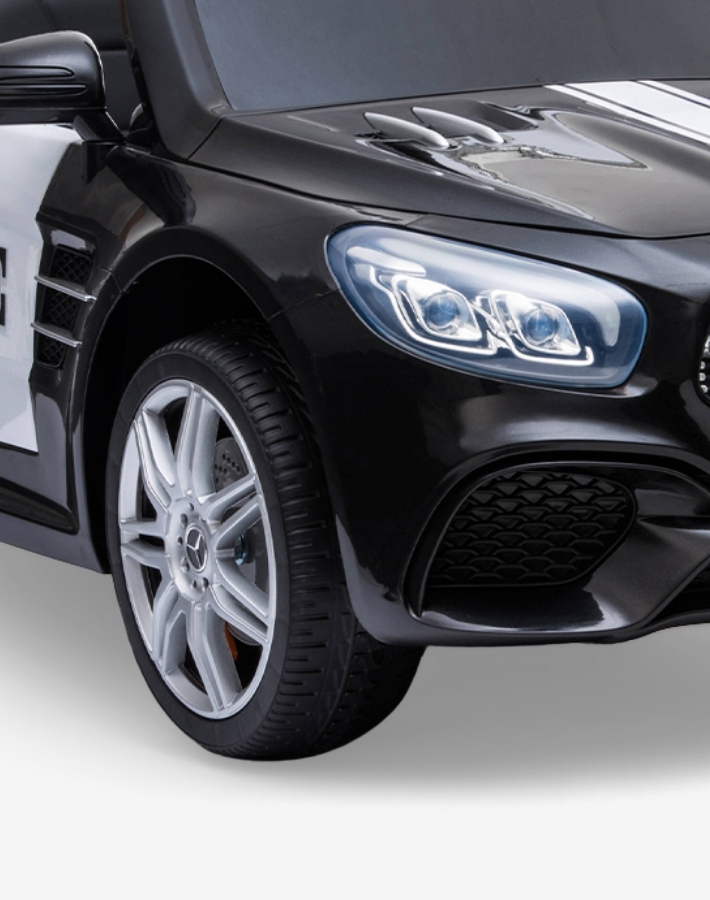 Оборудвана с висококачествени EVA колела и вградени амортисьори, тази кола осигурява плавно возене, гарантирайки комфорт и безопасност на различни терени.