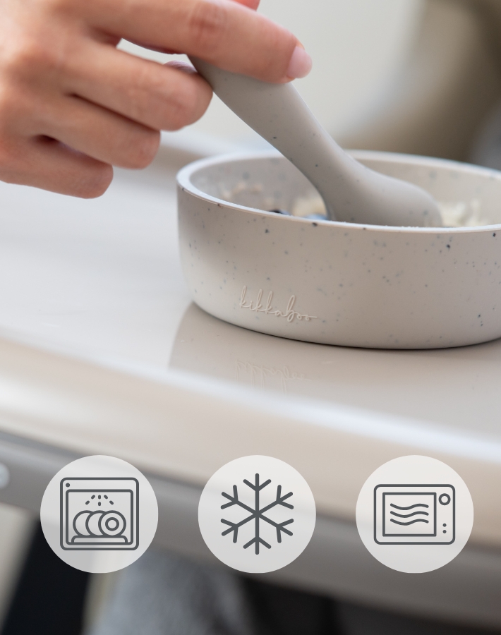 Лесна и бърза употреба и почистване - идеално решение за модерни родители! Platinum силикон може да се използва в съдомиялна машина, микровълнова фурна, фризер или стерилизатор, спестявайки време и усилия.