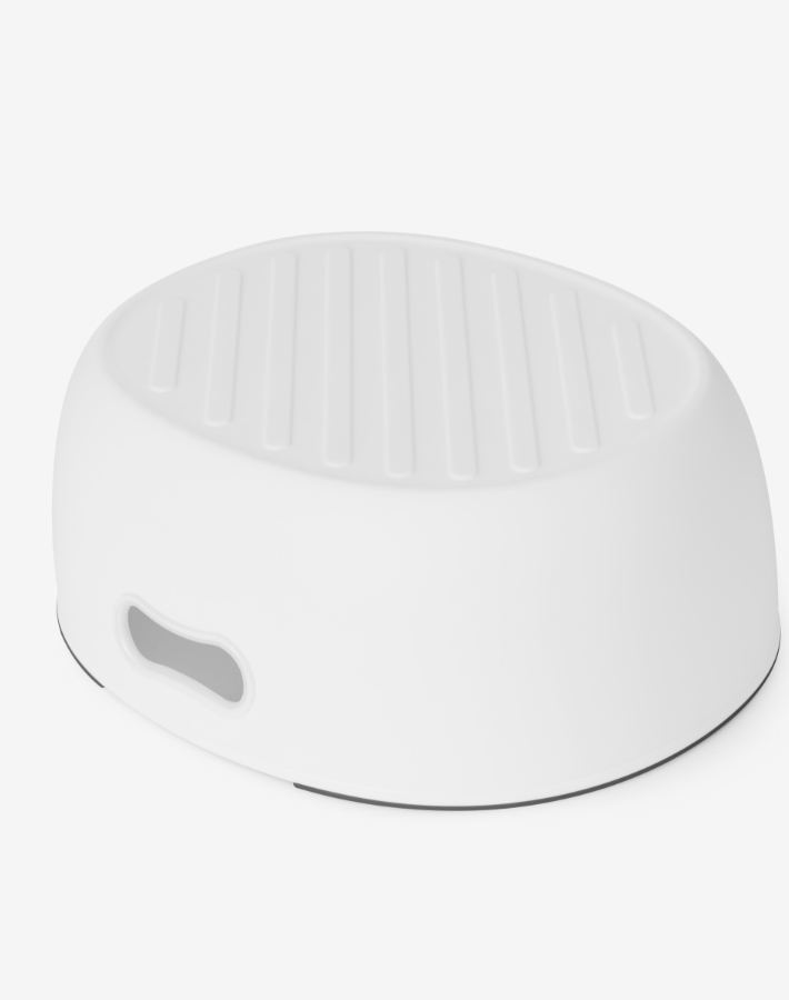 Това иновативно гърне може да се преобразува в столче, което децата да използват като стъпало, за достигнане до мивката или тоалетна, развивайки своята независимост.